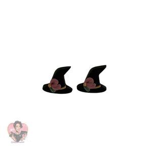 HOLA PETUN WITCH HAT STUD